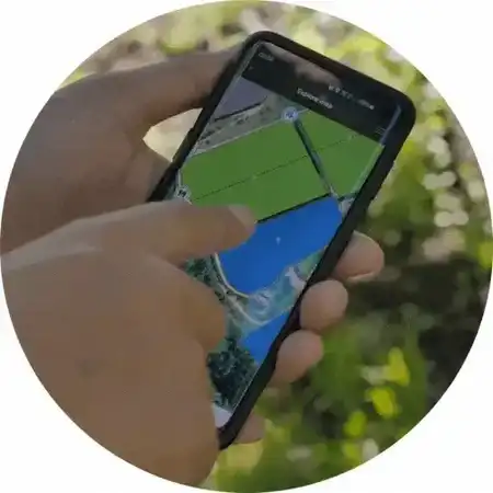 mobilephonehandscloseup-optimised